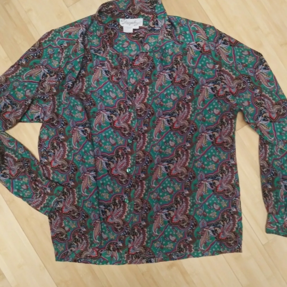 Women's Shapely 100% Polyester Long Sleeve Paisley Shirt size 10. Button up